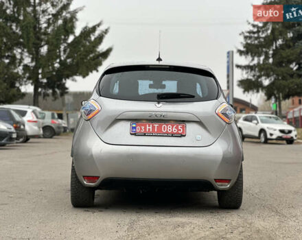 Серый Рено Зое, объемом двигателя 0 л и пробегом 111 тыс. км за 6999 $, фото 9 на Automoto.ua