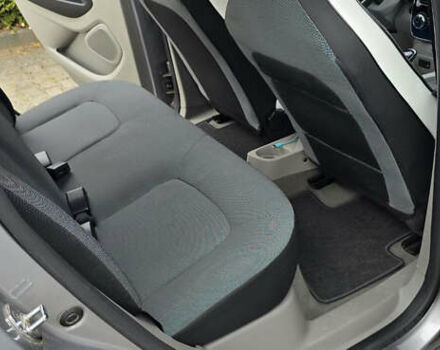 Рено Зое 2015 у Києві на Automoto.ua Сірий Рено Зое, об'ємом двигуна 0 л та пробігом 42 тис. км за 6200 $, фото 21 на Automoto.ua