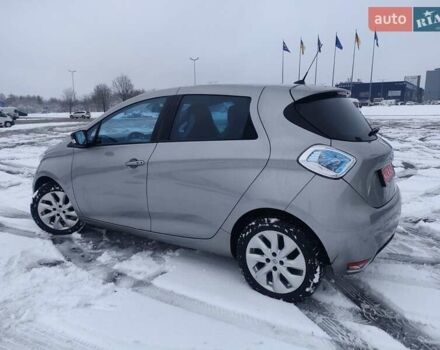 Серый Рено Зое, объемом двигателя 0 л и пробегом 153 тыс. км за 6500 $, фото 6 на Automoto.ua