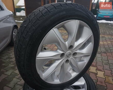 Серый Рено Зое, объемом двигателя 0 л и пробегом 98 тыс. км за 7200 $, фото 73 на Automoto.ua