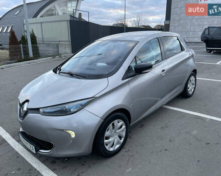 Серый Рено Зое, объемом двигателя 0 л и пробегом 104 тыс. км за 9700 $, фото 4 на Automoto.ua