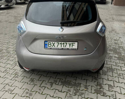Серый Рено Зое, объемом двигателя 0 л и пробегом 75 тыс. км за 7350 $, фото 2 на Automoto.ua