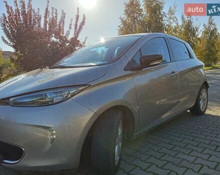 Серый Рено Зое, объемом двигателя 0 л и пробегом 170 тыс. км за 7700 $, фото 15 на Automoto.ua