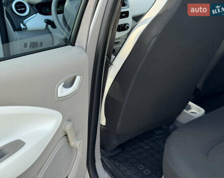 Сірий Рено Зое, об'ємом двигуна 0 л та пробігом 104 тис. км за 6199 $, фото 22 на Automoto.ua