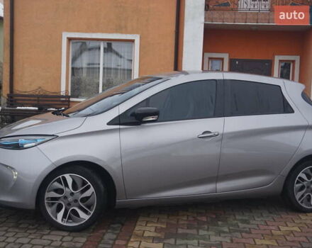 Серый Рено Зое, объемом двигателя 0 л и пробегом 98 тыс. км за 7200 $, фото 12 на Automoto.ua