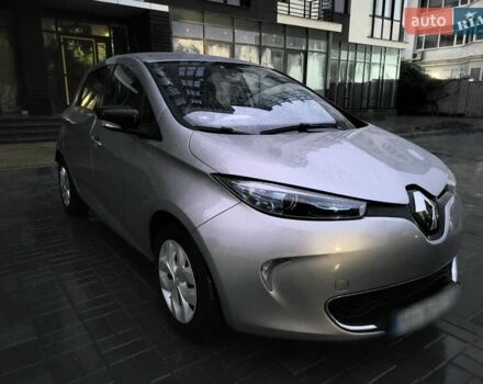 Серый Рено Зое, объемом двигателя 0 л и пробегом 137 тыс. км за 6800 $, фото 4 на Automoto.ua