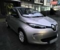 Серый Рено Зое, объемом двигателя 0 л и пробегом 137 тыс. км за 6800 $, фото 4 на Automoto.ua