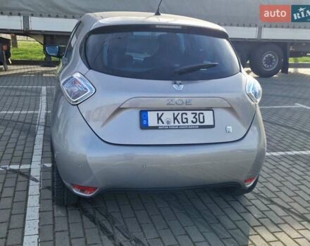 Серый Рено Зое, объемом двигателя 0 л и пробегом 39 тыс. км за 7199 $, фото 21 на Automoto.ua