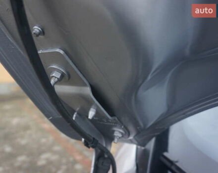 Серый Рено Зое, объемом двигателя 0 л и пробегом 98 тыс. км за 7200 $, фото 55 на Automoto.ua