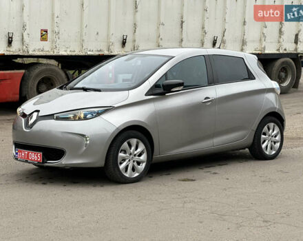 Серый Рено Зое, объемом двигателя 0 л и пробегом 111 тыс. км за 6999 $, фото 14 на Automoto.ua