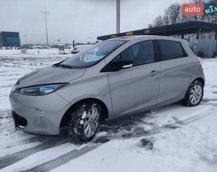 Серый Рено Зое, объемом двигателя 0 л и пробегом 153 тыс. км за 6500 $, фото 2 на Automoto.ua