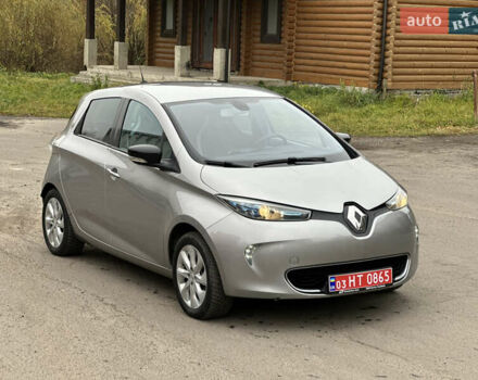 Серый Рено Зое, объемом двигателя 0 л и пробегом 111 тыс. км за 6999 $, фото 3 на Automoto.ua