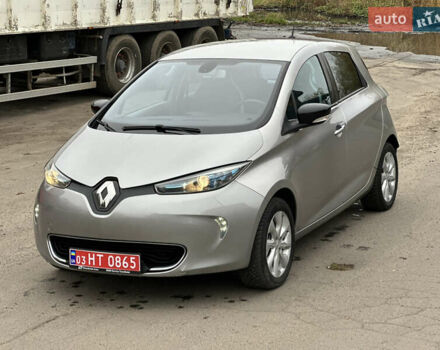Серый Рено Зое, объемом двигателя 0 л и пробегом 111 тыс. км за 6999 $, фото 18 на Automoto.ua