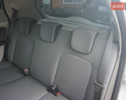 Серый Рено Зое, объемом двигателя 0 л и пробегом 98 тыс. км за 7200 $, фото 46 на Automoto.ua