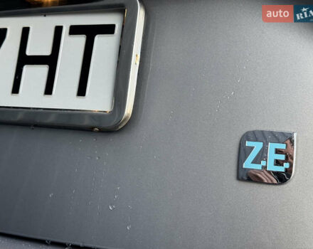 Сірий Рено Зое, об'ємом двигуна 0 л та пробігом 104 тис. км за 6199 $, фото 57 на Automoto.ua