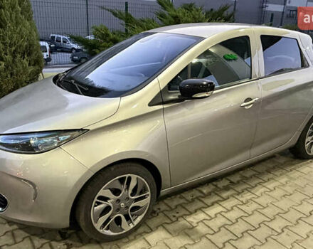 Серый Рено Зое, объемом двигателя 0 л и пробегом 105 тыс. км за 7000 $, фото 3 на Automoto.ua