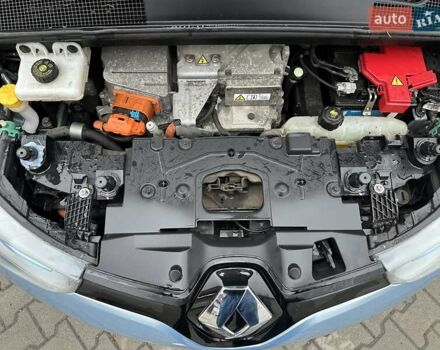 Серый Рено Зое, объемом двигателя 0 л и пробегом 85 тыс. км за 6850 $, фото 14 на Automoto.ua