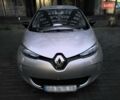 Серый Рено Зое, объемом двигателя 0 л и пробегом 137 тыс. км за 6800 $, фото 1 на Automoto.ua