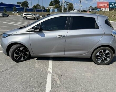 Серый Рено Зое, объемом двигателя 0 л и пробегом 115 тыс. км за 12763 $, фото 8 на Automoto.ua