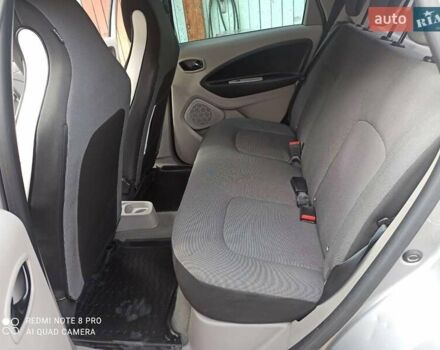 Серый Рено Зое, объемом двигателя 0 л и пробегом 147 тыс. км за 6550 $, фото 3 на Automoto.ua