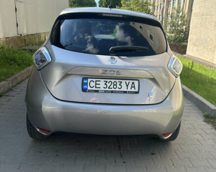 Серый Рено Зое, объемом двигателя 0 л и пробегом 85 тыс. км за 6250 $, фото 4 на Automoto.ua