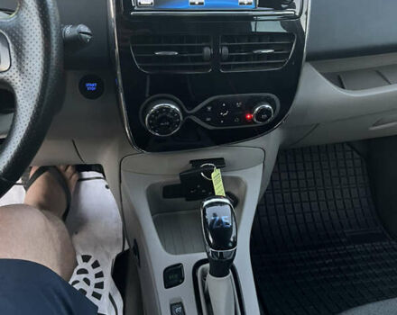 Сірий Рено Зое, об'ємом двигуна 0 л та пробігом 142 тис. км за 5950 $, фото 38 на Automoto.ua