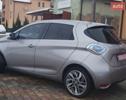 Серый Рено Зое, объемом двигателя 0 л и пробегом 98 тыс. км за 7200 $, фото 10 на Automoto.ua