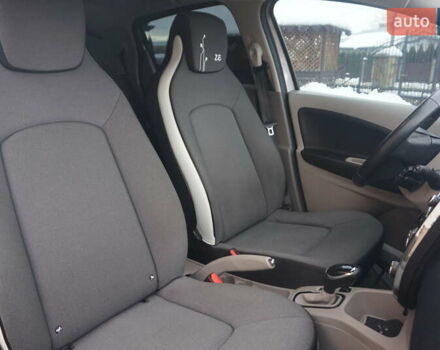 Серый Рено Зое, объемом двигателя 0 л и пробегом 98 тыс. км за 7200 $, фото 39 на Automoto.ua