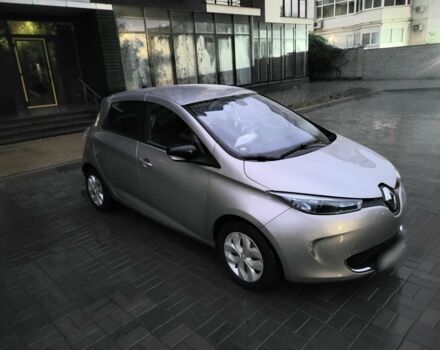 Серый Рено Зое, объемом двигателя 0 л и пробегом 137 тыс. км за 6500 $, фото 3 на Automoto.ua