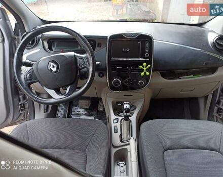 Серый Рено Зое, объемом двигателя 0 л и пробегом 147 тыс. км за 6550 $, фото 7 на Automoto.ua