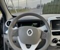 Серый Рено Зое, объемом двигателя 0 л и пробегом 111 тыс. км за 7000 $, фото 5 на Automoto.ua