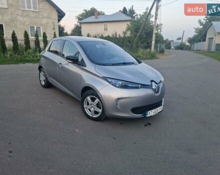 Серый Рено Зое, объемом двигателя 0 л и пробегом 39 тыс. км за 7000 $, фото 10 на Automoto.ua