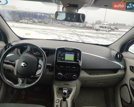 Серый Рено Зое, объемом двигателя 0 л и пробегом 153 тыс. км за 6500 $, фото 14 на Automoto.ua