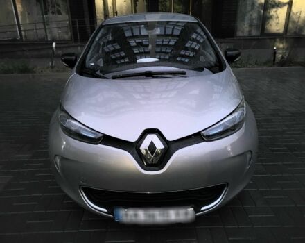 Серый Рено Зое, объемом двигателя 0 л и пробегом 137 тыс. км за 6500 $, фото 1 на Automoto.ua