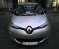 Серый Рено Зое, объемом двигателя 0 л и пробегом 137 тыс. км за 6500 $, фото 1 на Automoto.ua