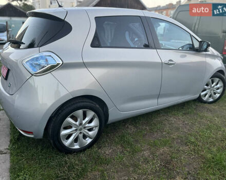 Сірий Рено Зое, об'ємом двигуна 0 л та пробігом 142 тис. км за 5950 $, фото 2 на Automoto.ua