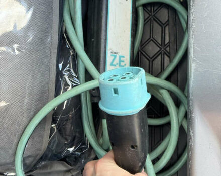 Сірий Рено Зое, об'ємом двигуна 0 л та пробігом 104 тис. км за 6199 $, фото 29 на Automoto.ua