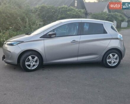 Серый Рено Зое, объемом двигателя 0 л и пробегом 39 тыс. км за 7000 $, фото 23 на Automoto.ua