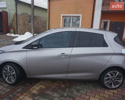 Серый Рено Зое, объемом двигателя 0 л и пробегом 98 тыс. км за 7200 $, фото 20 на Automoto.ua
