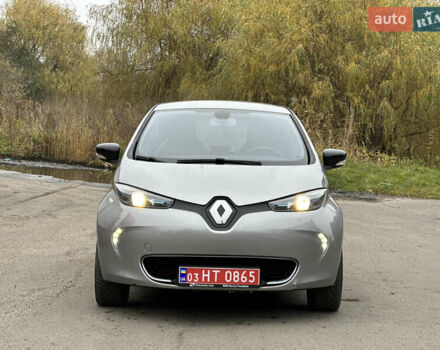 Серый Рено Зое, объемом двигателя 0 л и пробегом 111 тыс. км за 6999 $, фото 1 на Automoto.ua