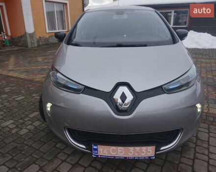 Серый Рено Зое, объемом двигателя 0 л и пробегом 98 тыс. км за 7200 $, фото 14 на Automoto.ua