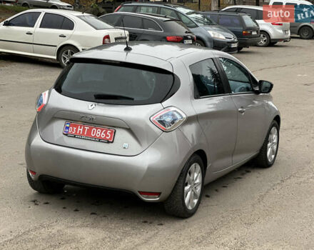 Серый Рено Зое, объемом двигателя 0 л и пробегом 111 тыс. км за 6999 $, фото 7 на Automoto.ua