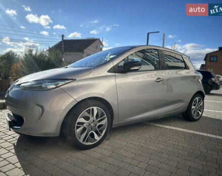Рено Зое 2015 в Виннице на Automoto.ua Серый Рено Зое, объемом двигателя 0 л и пробегом 126 тыс. км за 7900 $, фото 1 на Automoto.ua