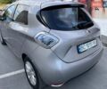 Серый Рено Зое, объемом двигателя 0 л и пробегом 65 тыс. км за 8900 $, фото 22 на Automoto.ua