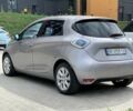 Серый Рено Зое, объемом двигателя 0 л и пробегом 87 тыс. км за 6750 $, фото 7 на Automoto.ua