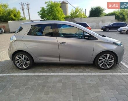 Серый Рено Зое, объемом двигателя 0 л и пробегом 85 тыс. км за 8400 $, фото 11 на Automoto.ua
