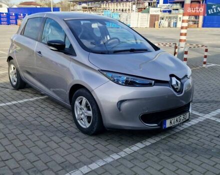 Серый Рено Зое, объемом двигателя 0 л и пробегом 39 тыс. км за 7199 $, фото 25 на Automoto.ua