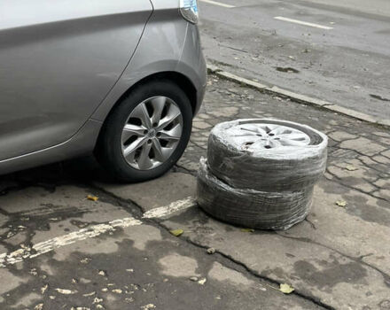 Рено Зое 2015 в Хмельницком на Automoto.ua Серый Рено Зое, объемом двигателя 0 л и пробегом 84 тыс. км за 7500 $, фото 20 на Automoto.ua