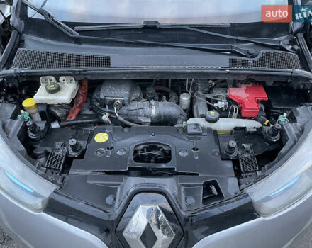 Серый Рено Зое, объемом двигателя 0 л и пробегом 104 тыс. км за 9700 $, фото 15 на Automoto.ua