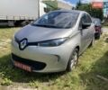 Серый Рено Зое, объемом двигателя 0 л и пробегом 178 тыс. км за 4900 $, фото 8 на Automoto.ua